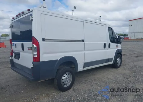 2017 Ram Promaster 1500 Low Roof 136 Wb z USA, uszkodzony, nr VIN 3C6TRVAG4HE552686